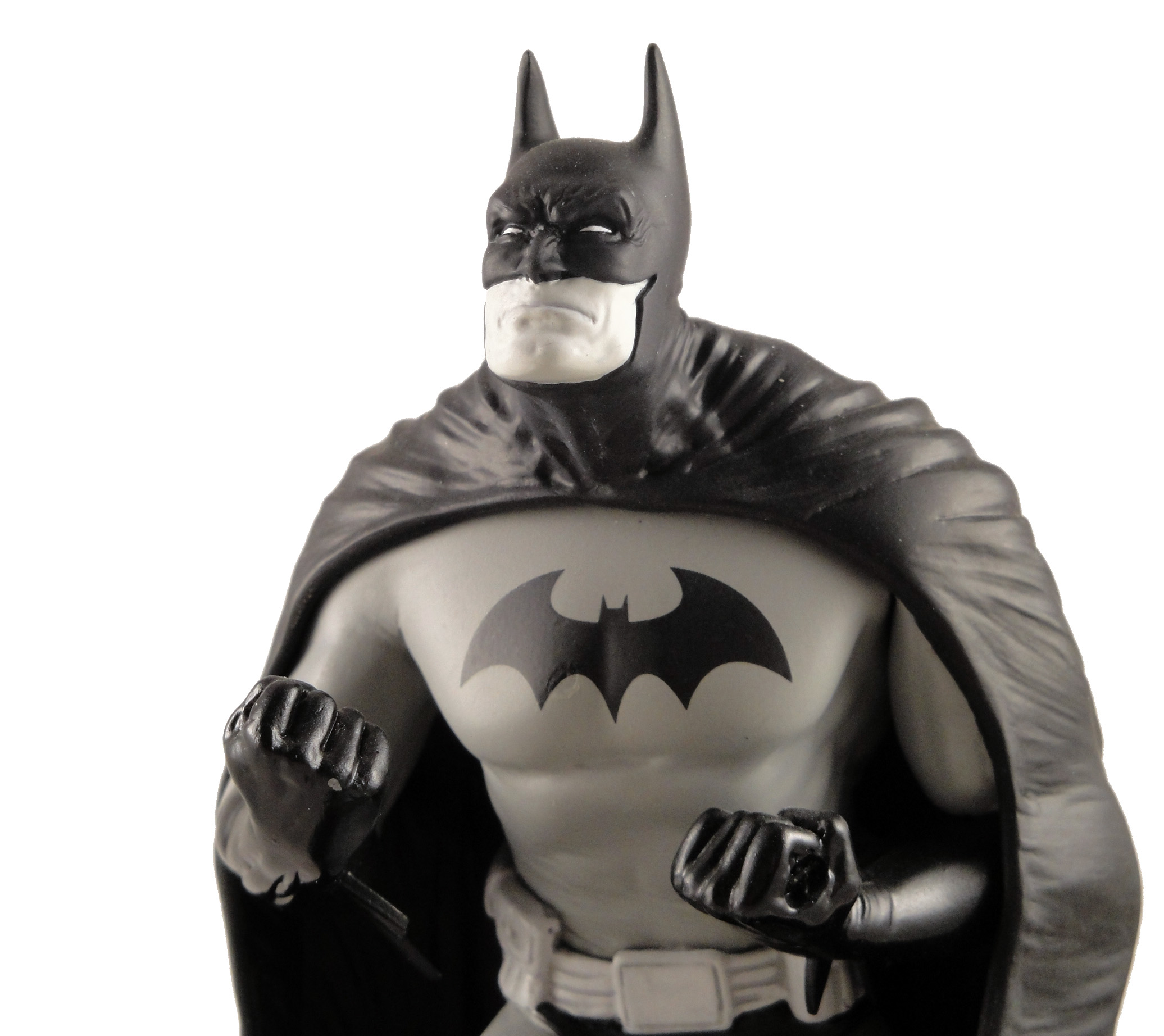 Review – Batman Black and White Statue: Ethan Van Sciver – BattleGrip